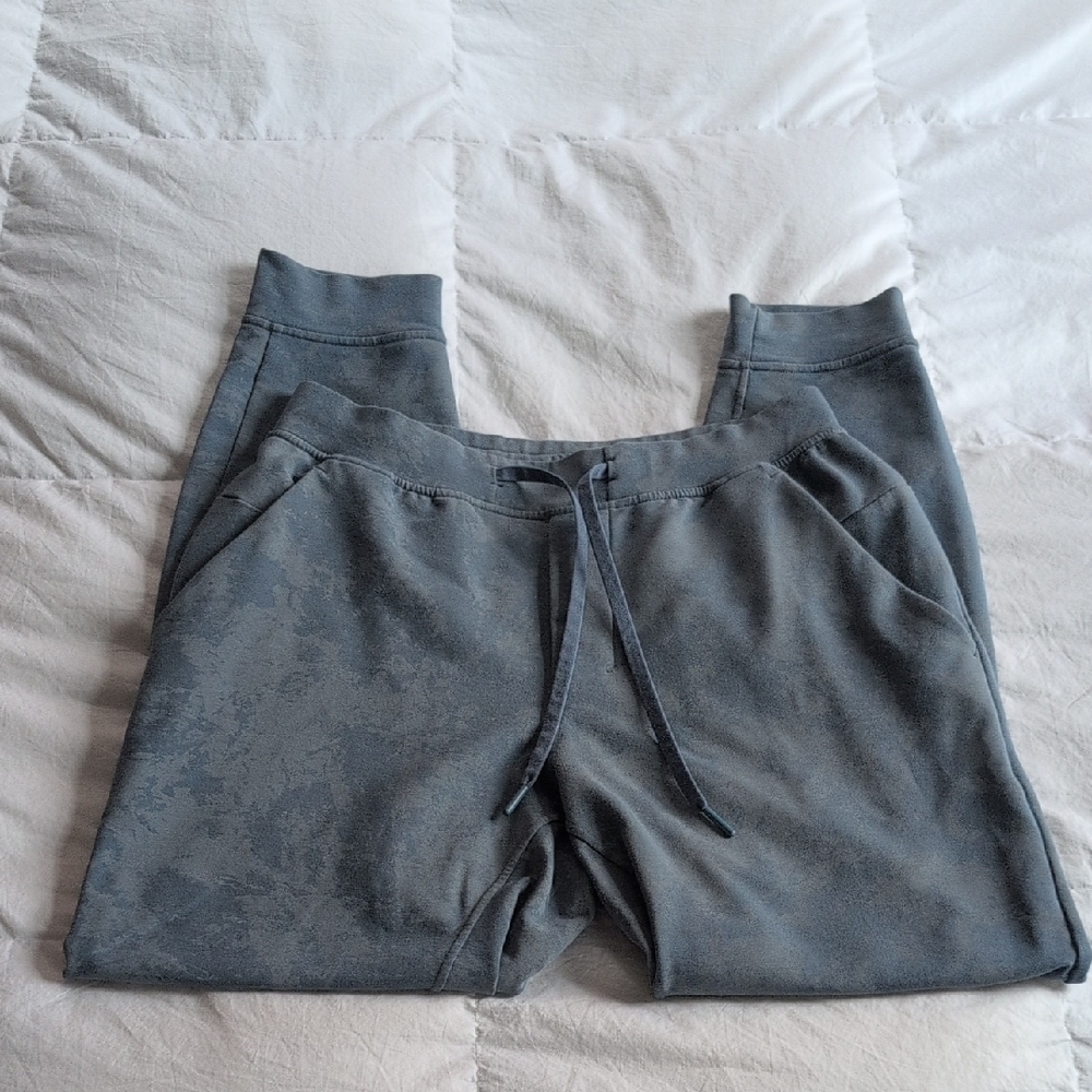 Lululemon Men's Joggers Blue/Grey Camo Size M